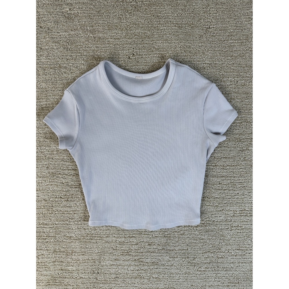 Alo Yoga Womens Ribbed Short Sleeve Crop Top Light Grey Lavender‎ Crew Neck Tee